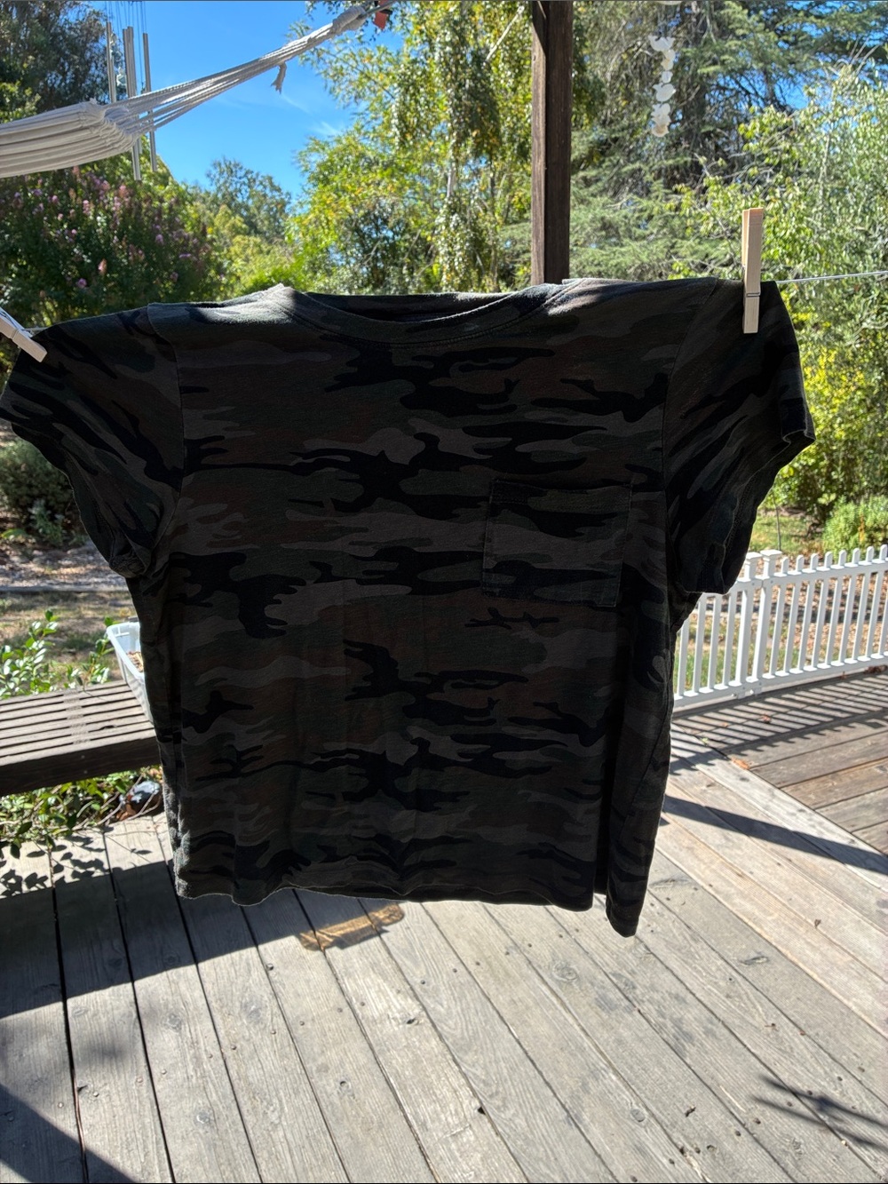 Sanctuary women’s  Short-Sleeve Camo Pocket Tee — Black & Green